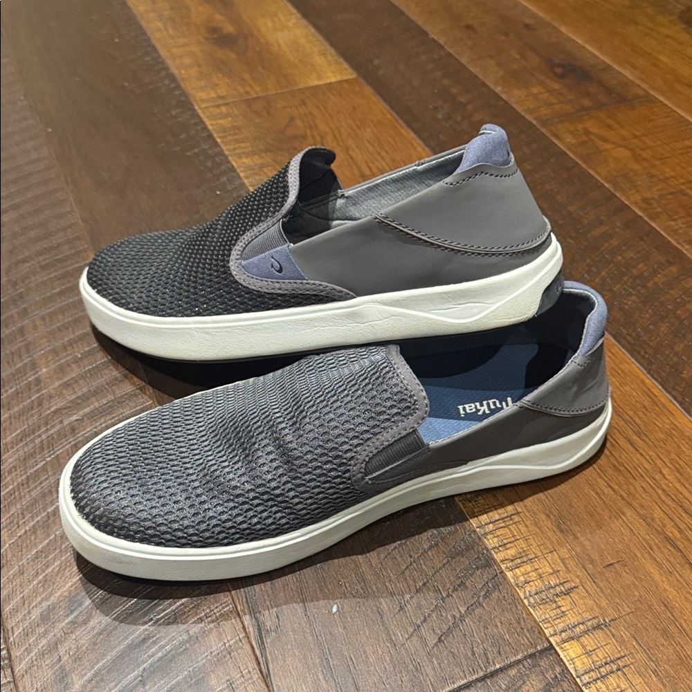 OluKai Lae’ahi breathable slip ons